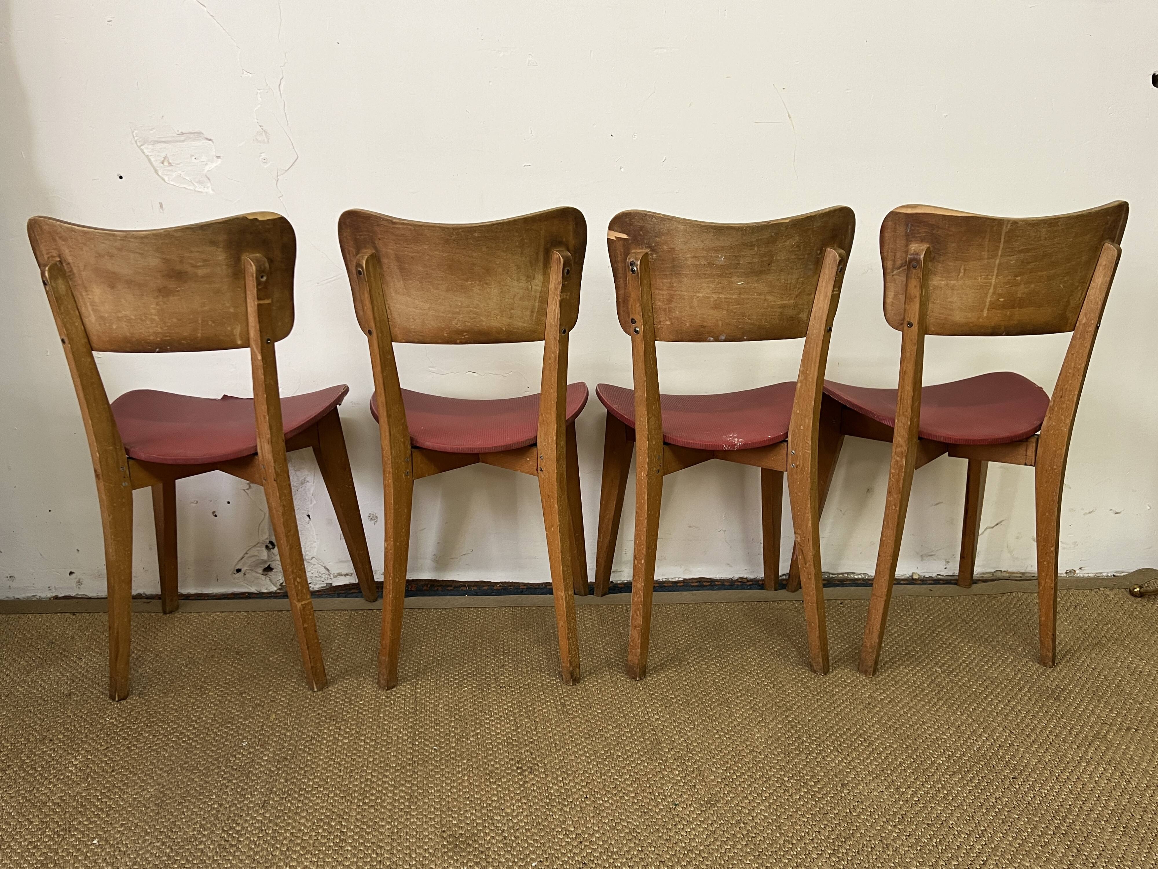 Suite de 4 chaises bistrot en bois vintage
