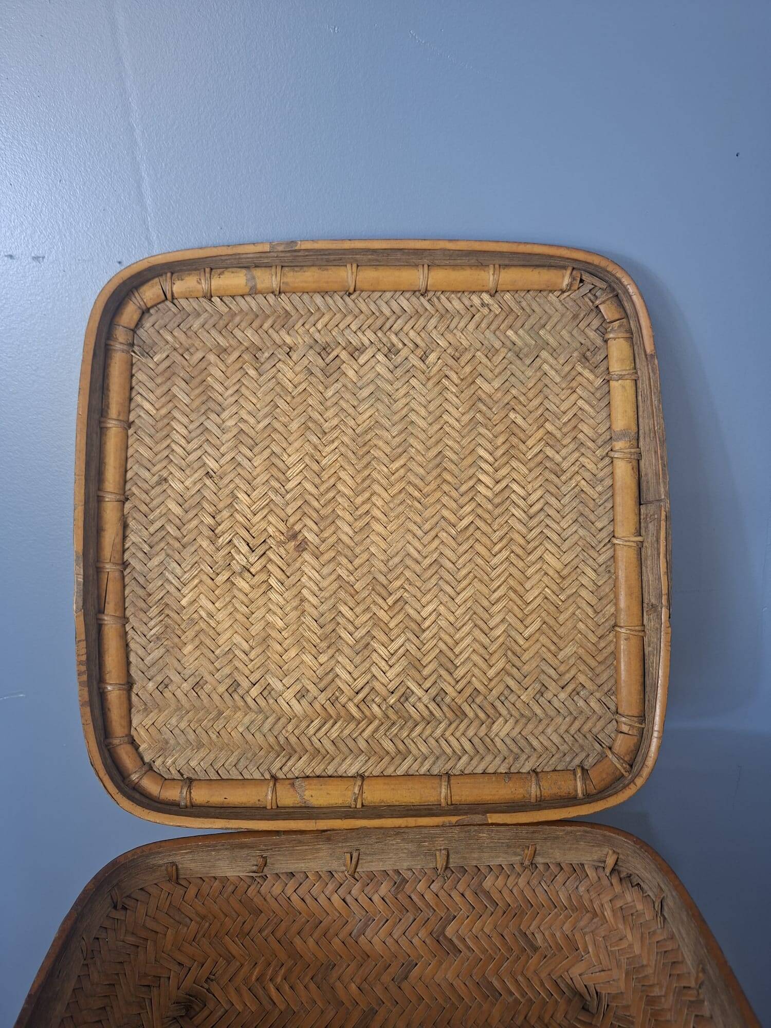 Antique Chinese woven bamboo basket with lid — 19th/20th century