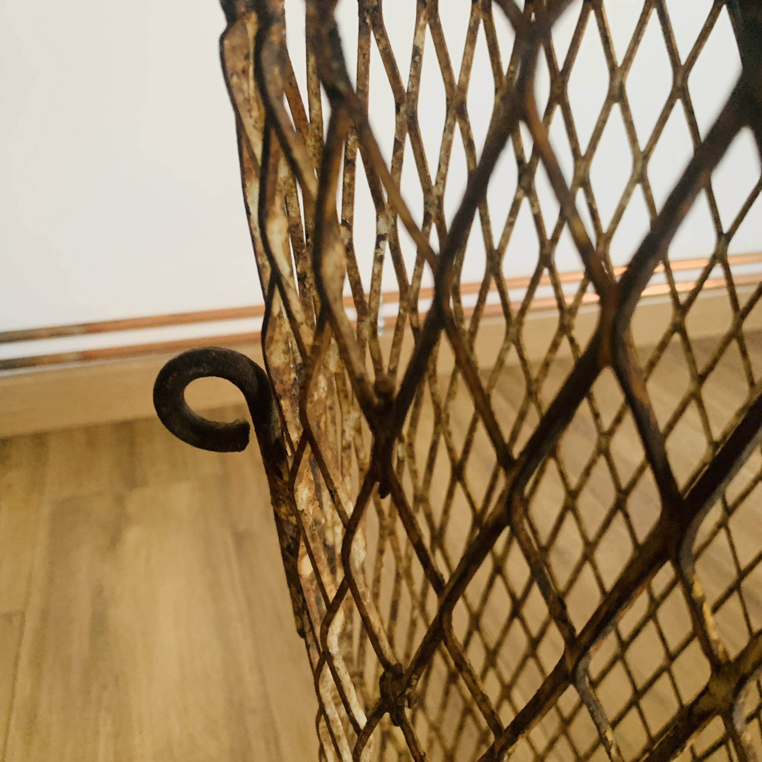 Metal umbrella stand