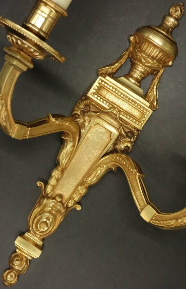 Pair of large wall lights, ram's heads, Louis XVI style - gilded bronze