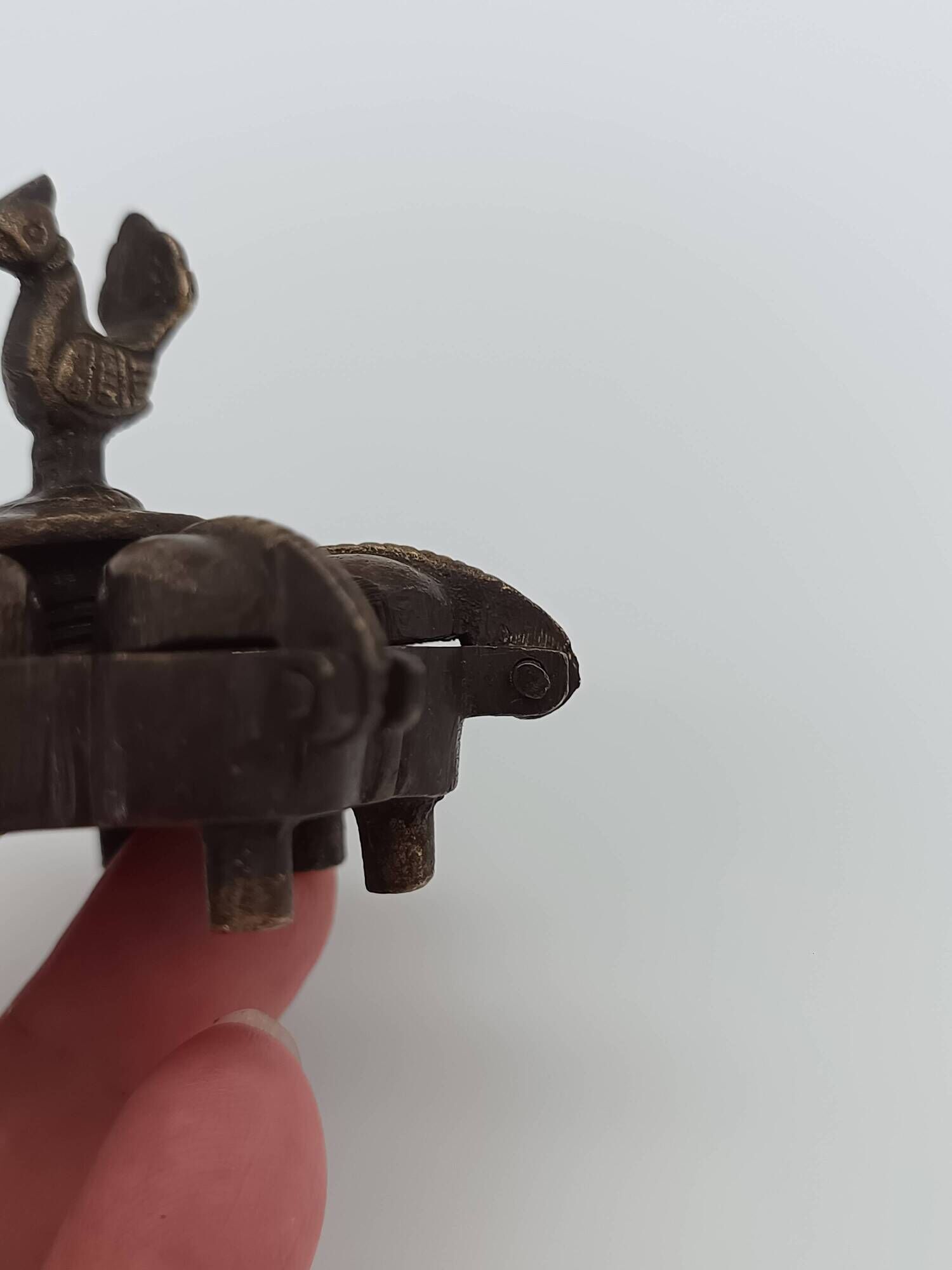 Articulated Kumkum Box in Bronze with Carved Peacock, India 20th Century