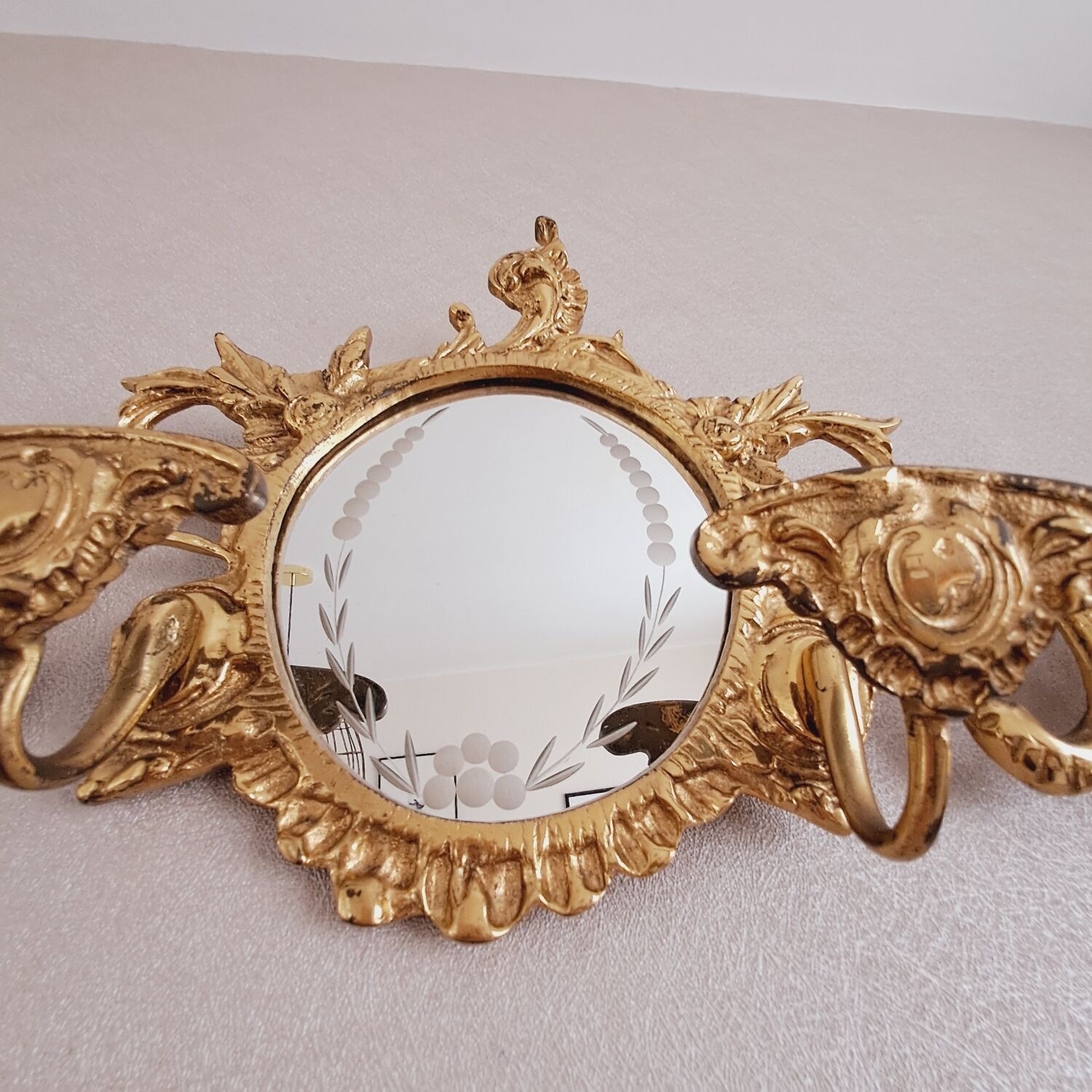 Bronze wall coat rack with chiseled mirror