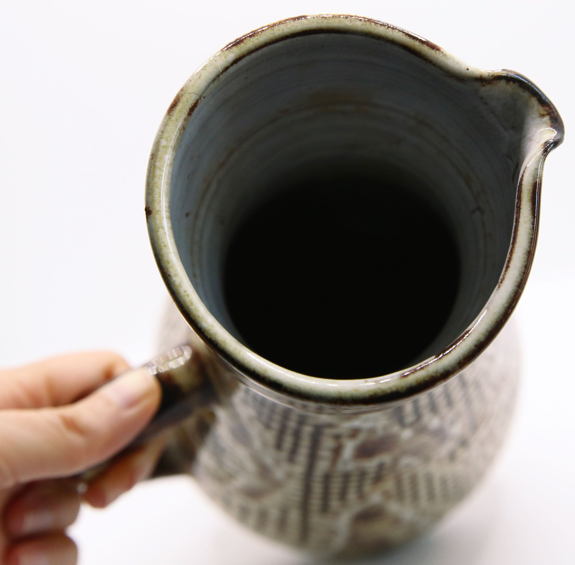 Brutalist pitcher of the Atelier du Vieux Moulin in enamelled earth of Vallauris