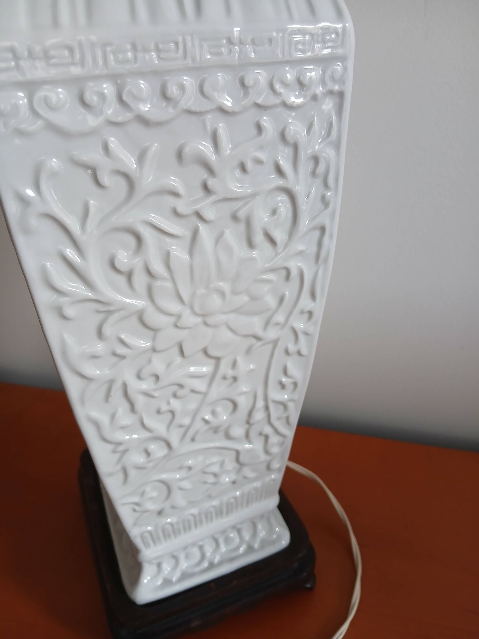 Art Deco lamp base in ceramic from around 1930 – relief floral decoration.
