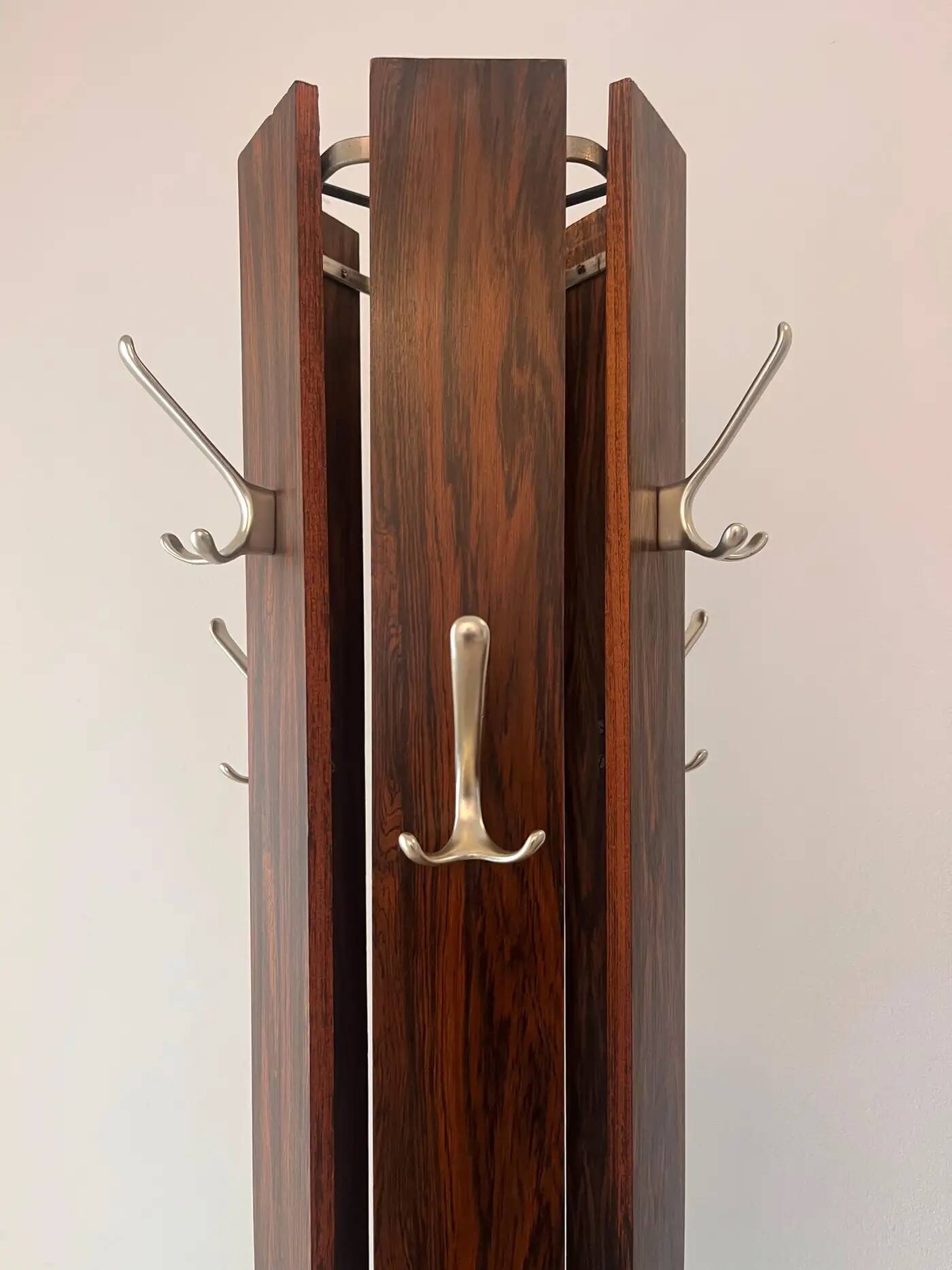 Porte-manteau scandinave en palissandre et aluminium, design milieu du siècle - années 1960