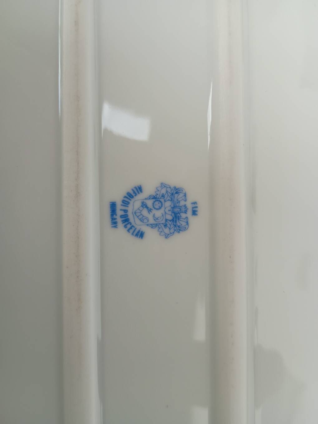 Alfoldi porcelain coffee service and serving dishes, 14 pieces, circa 1970.