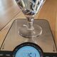 8 verres à pied anciens en verre gravé