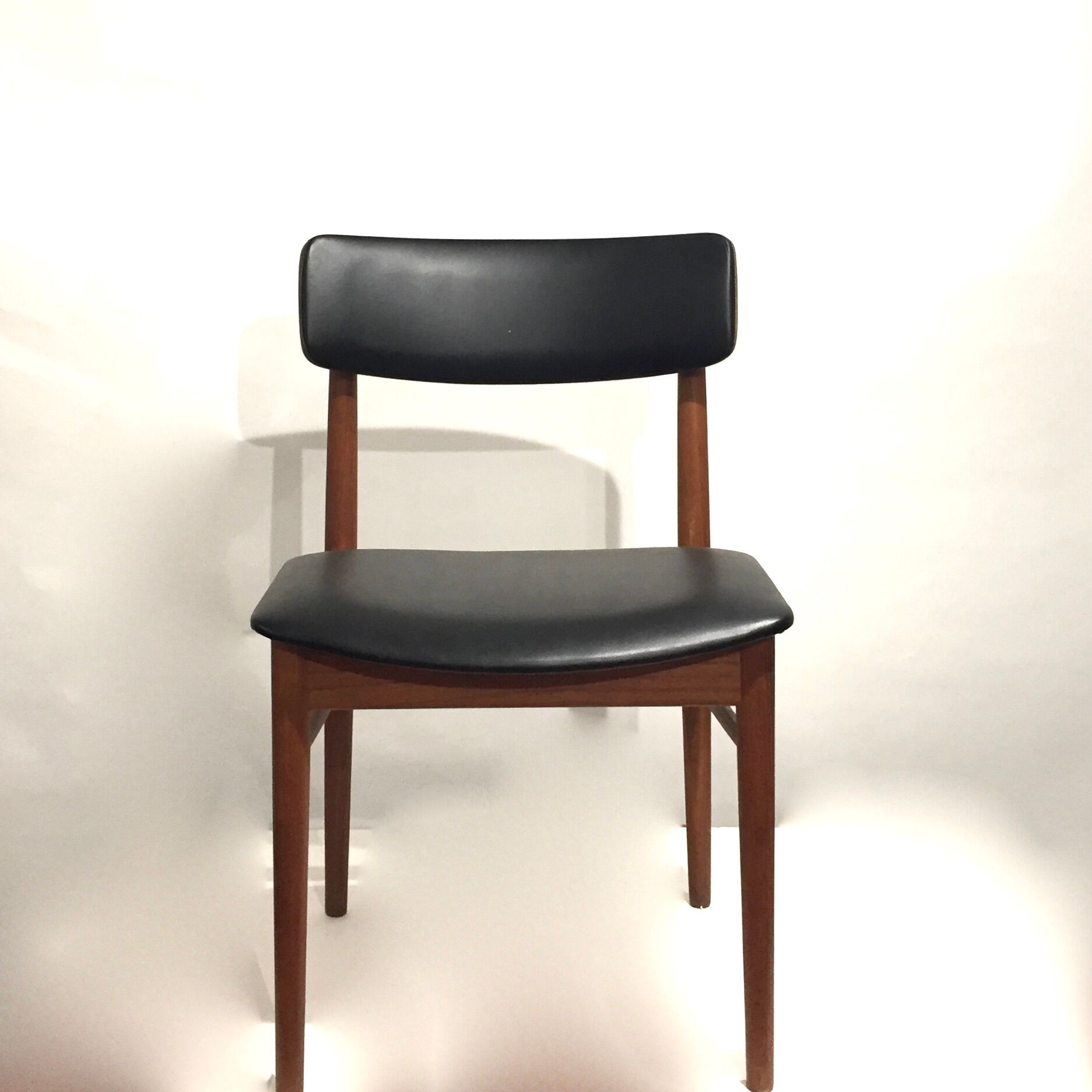 Series of 6 danish sax chairs