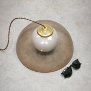 Lampe à suspension italienne en laiton, opaline et plexiglas de l'ère spatiale