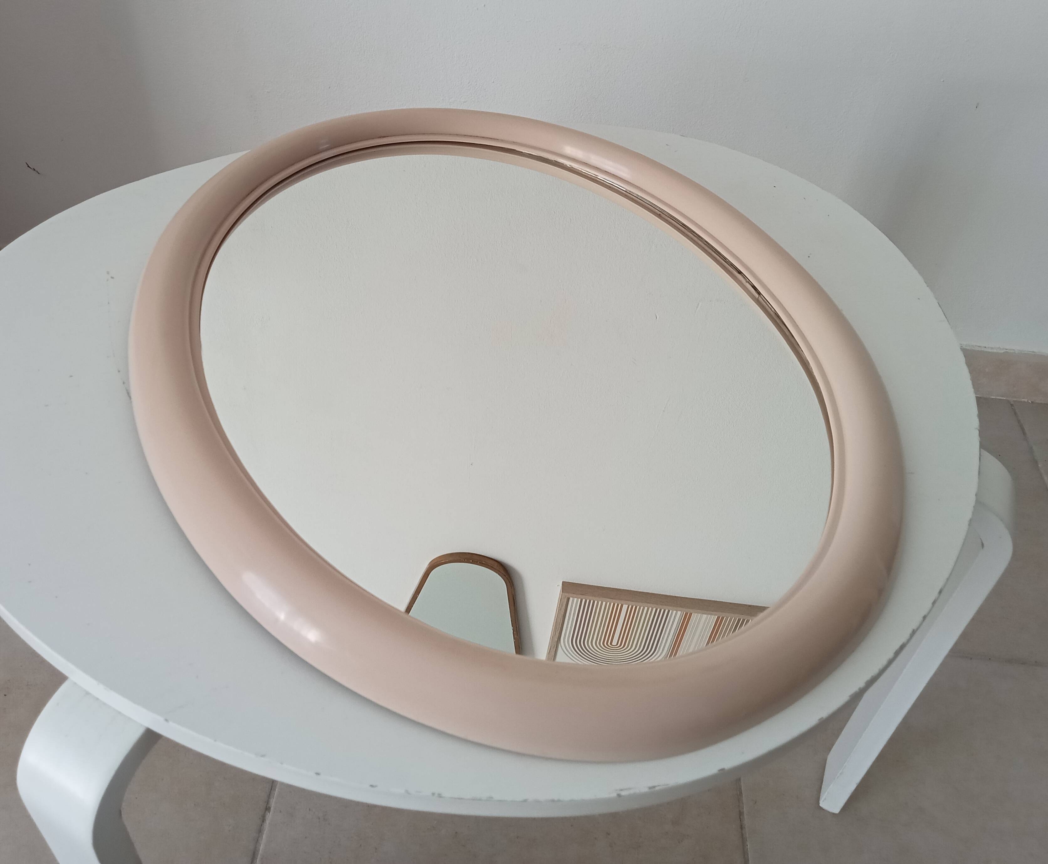 Vintage oval mirror from the 70s.