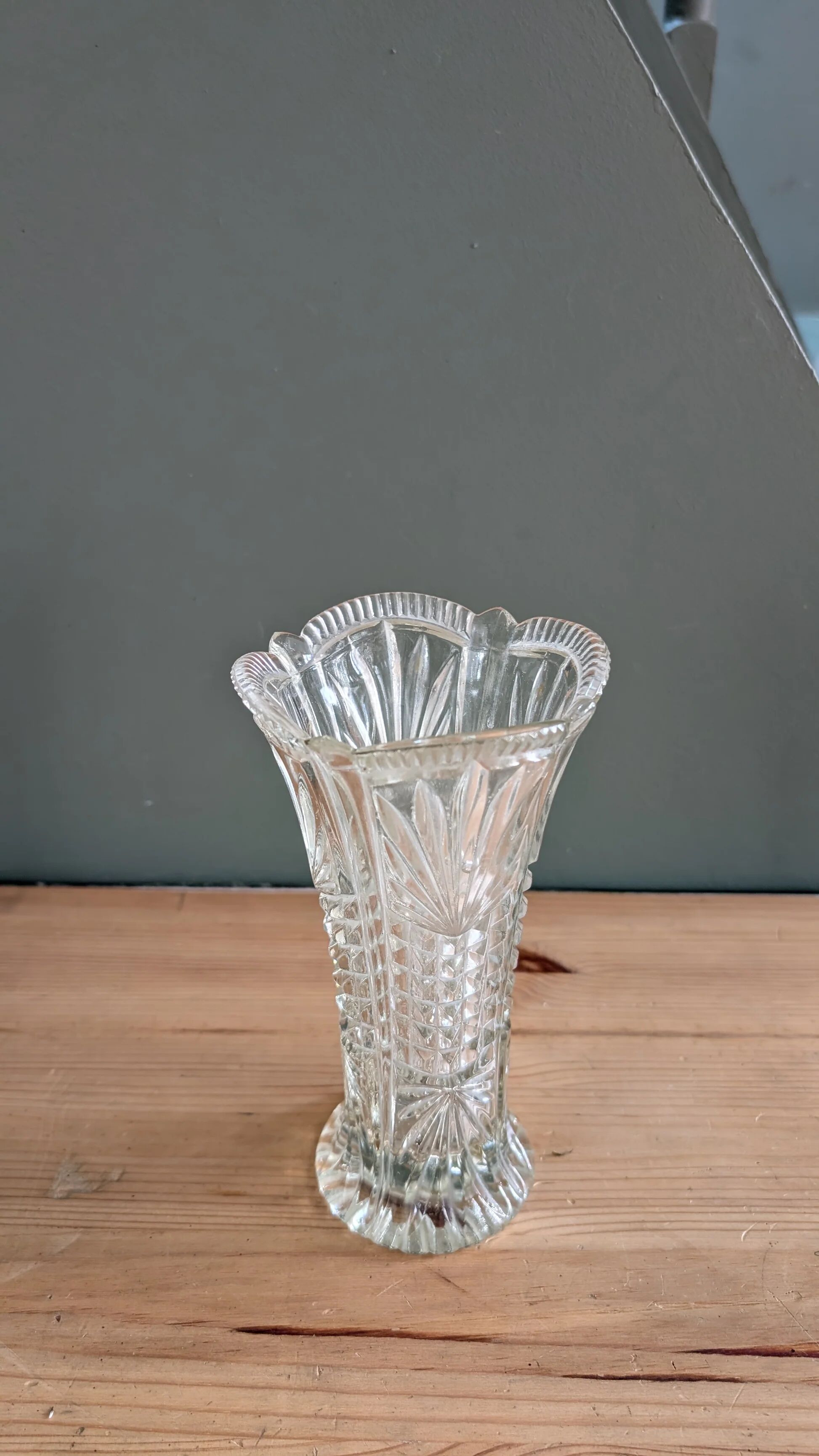 Vase en verre ciselé