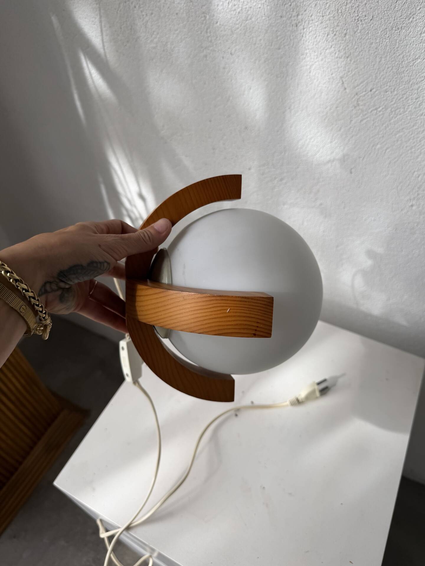 1980s pin support ball desk lamp