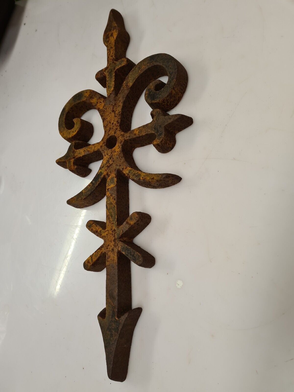 Cast iron anchor