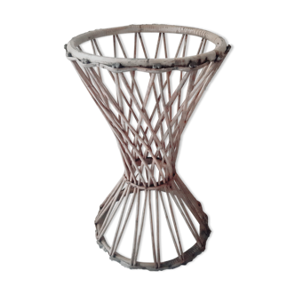 Rattan plant holder