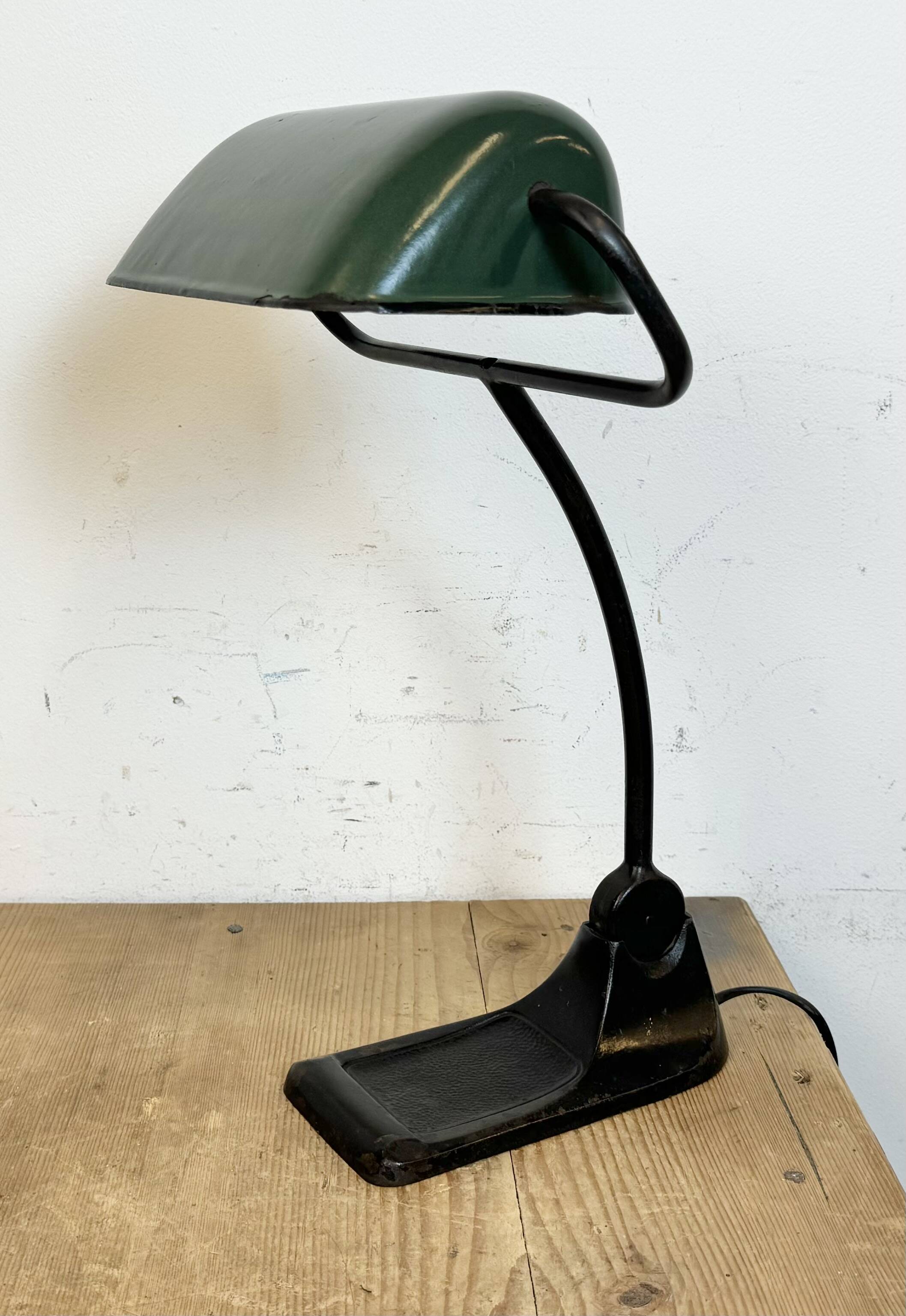 Lampe de Banque Vintage en Émail Vert de BUR, 1930s