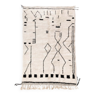 Beni Ouarain ecru Berber rug with black patterns 250x147cm