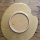 Plat en barbotine motif fraisiers
