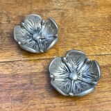 Mini lotus ashtrays in silver-plated metal