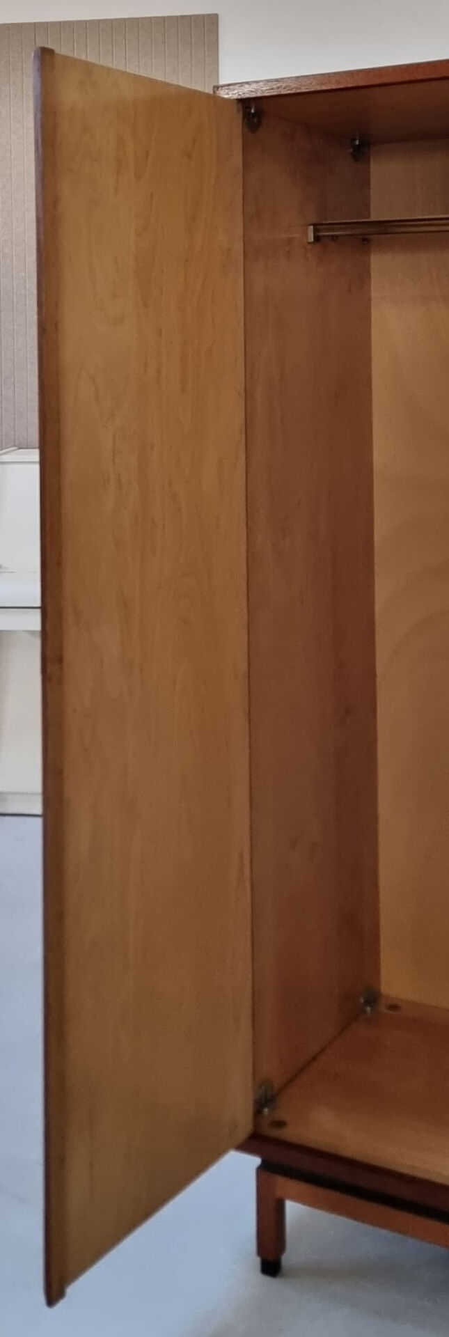 Armoire du milieu du siècle