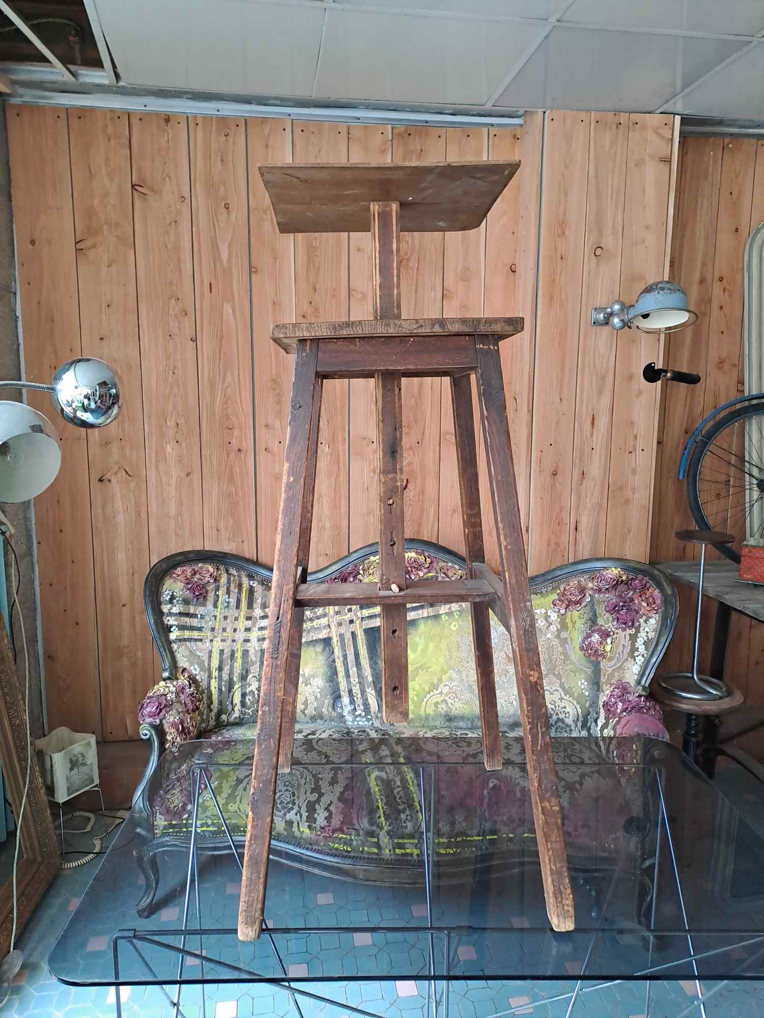 Hot seat artist sculptor painter workshop