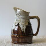 Very pretty wine pitcher in very good condition