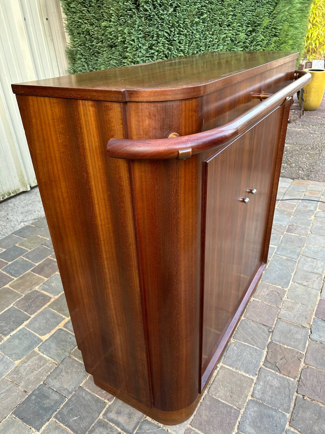 Art Deco style mahogany apartment bar
