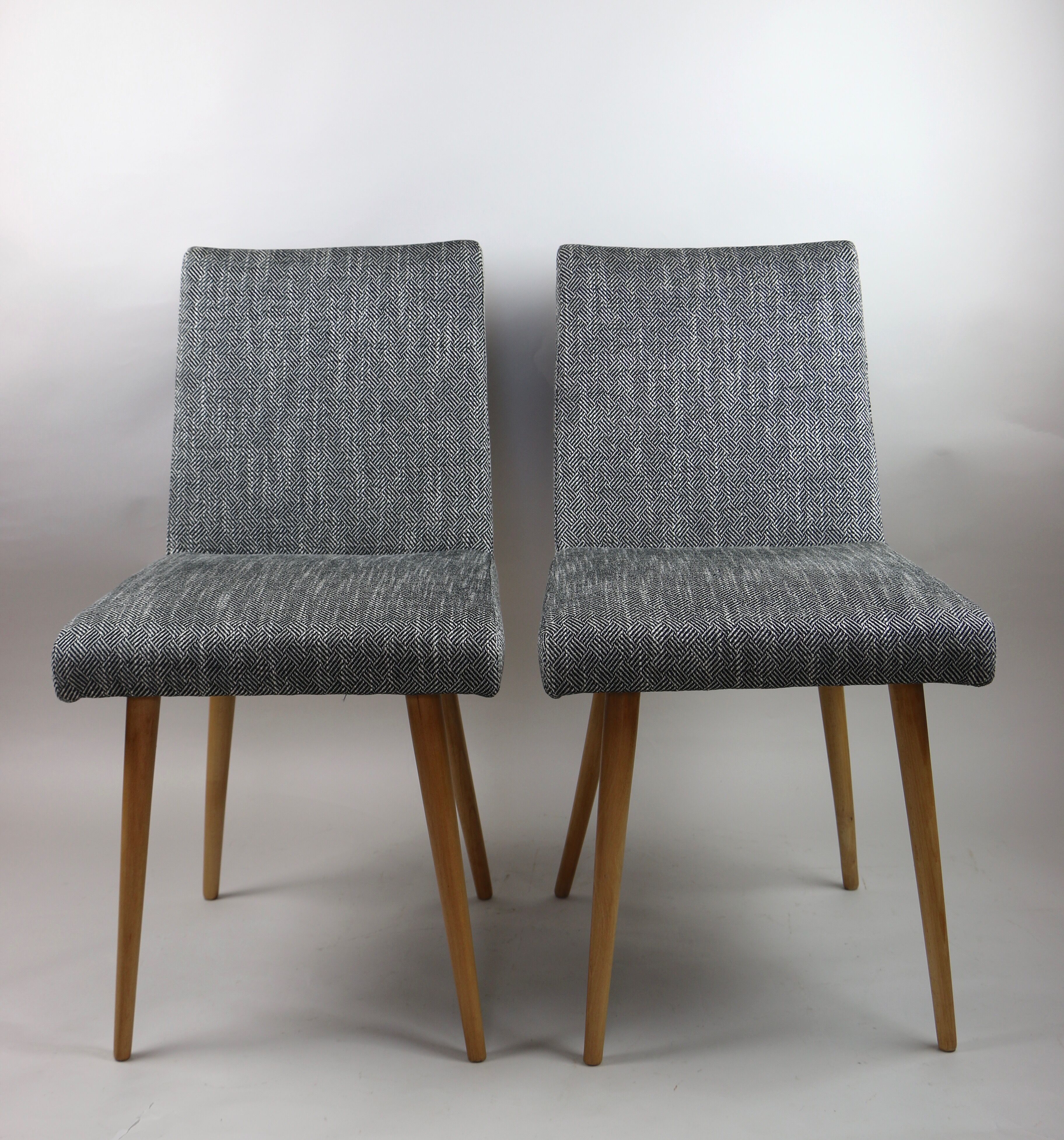 Chaises vintage noir et blanc années 1970