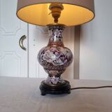 Lampe sur un vase ancien en émail cloisonné à joli décor floral rose