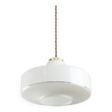 Suspension italienne en verre blanc et laiton du milieu du siècle