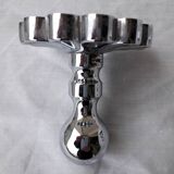 4 chrome-plated brass hooks