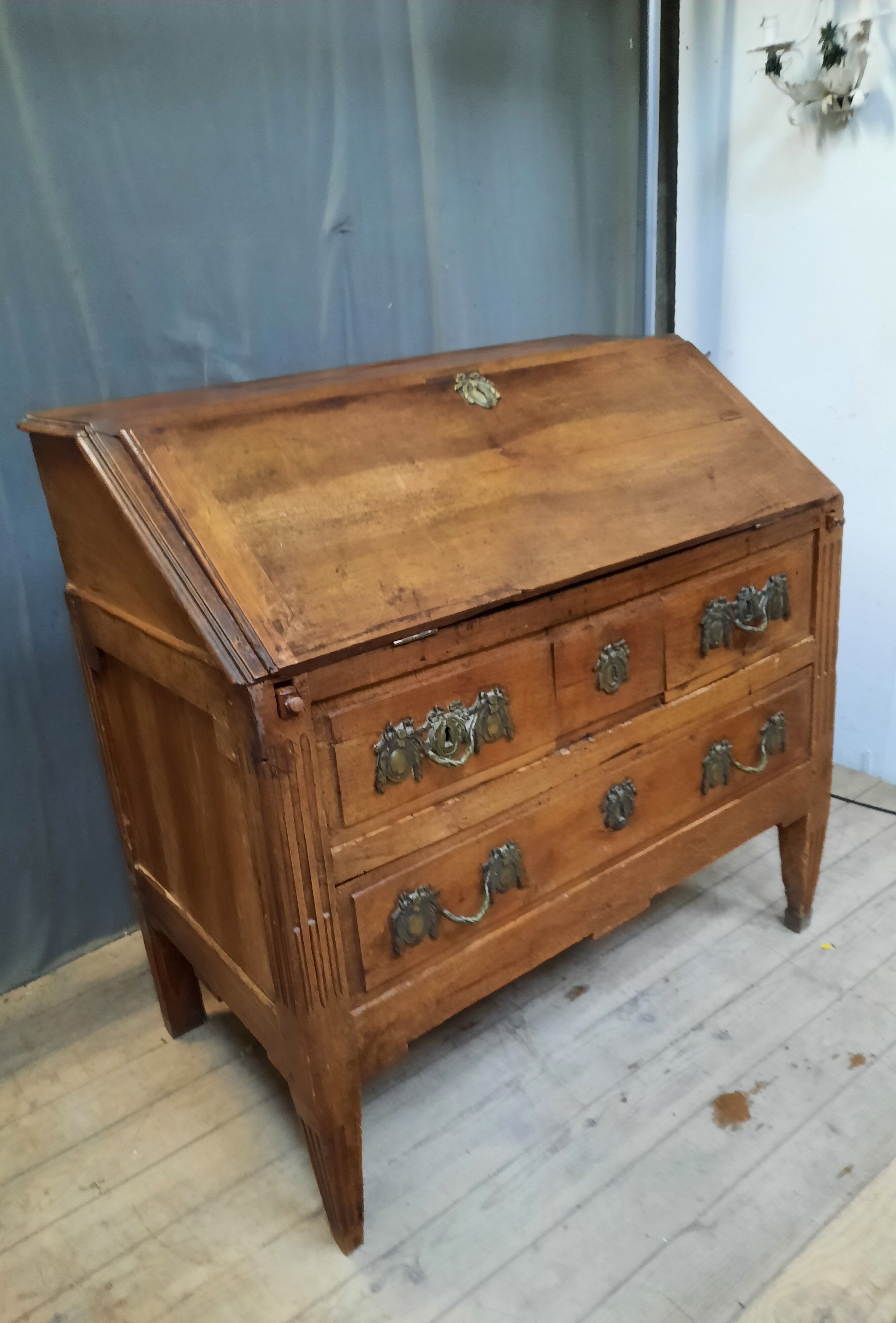 Eighteenth-century scriban burreau