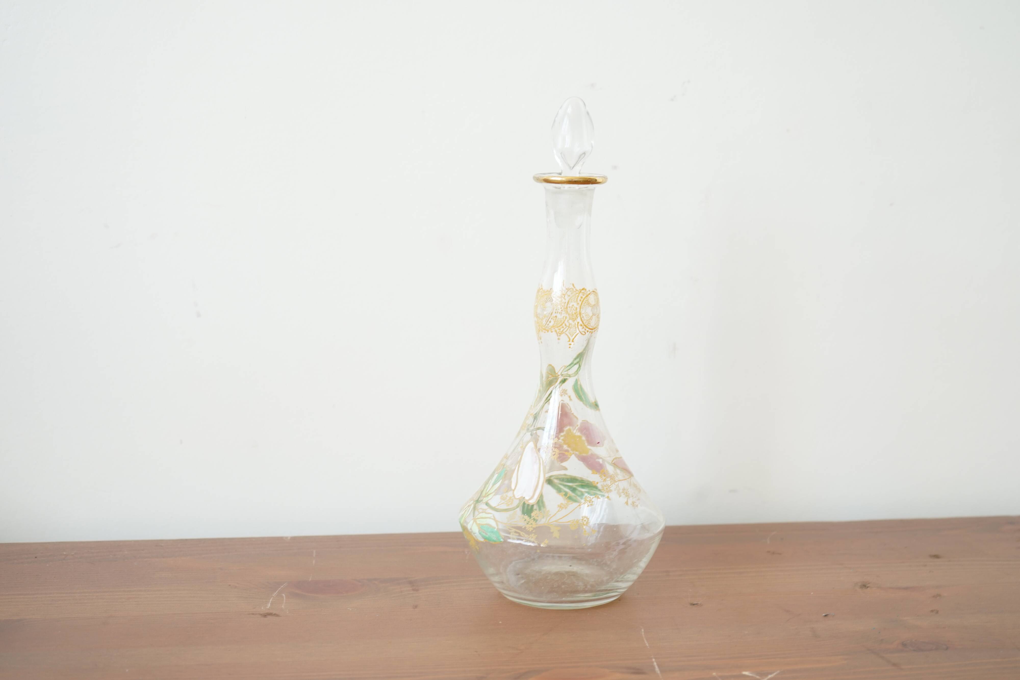 Legras (Fin XIXe siècle) carafe à liqueur en verre émaillé à décor de fleur