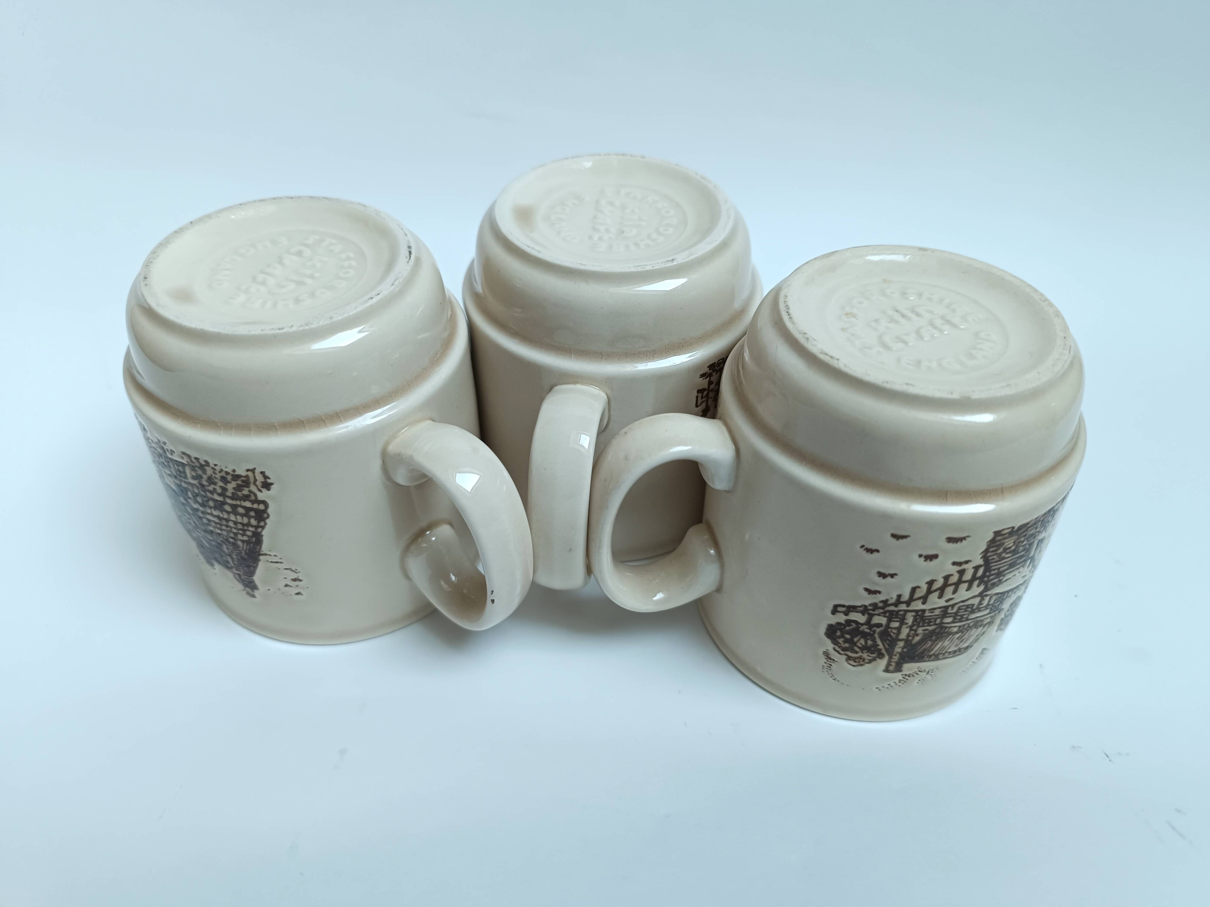 Mugs anglaises Staffordshire