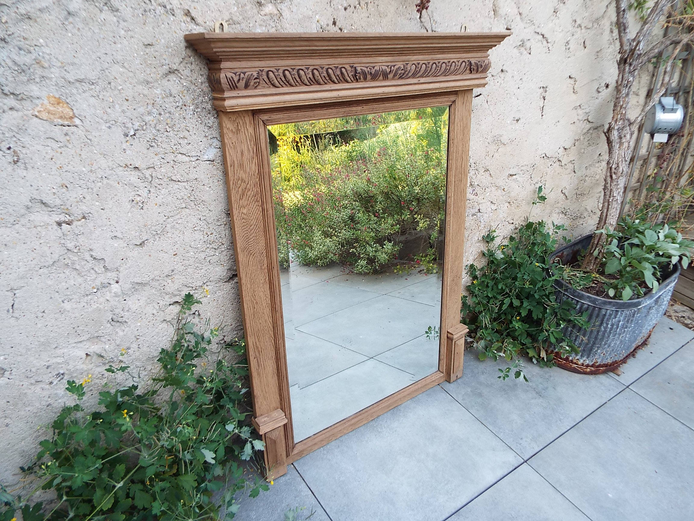 Old mirror henri ii light