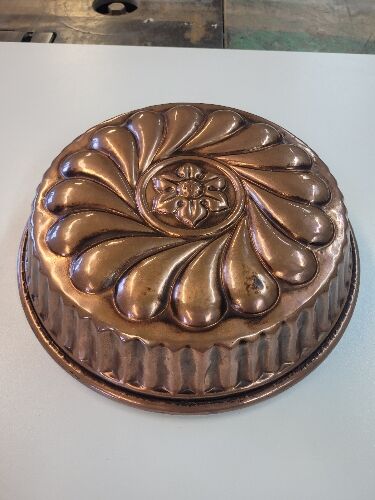 Copper cake pan 29cms in diameter