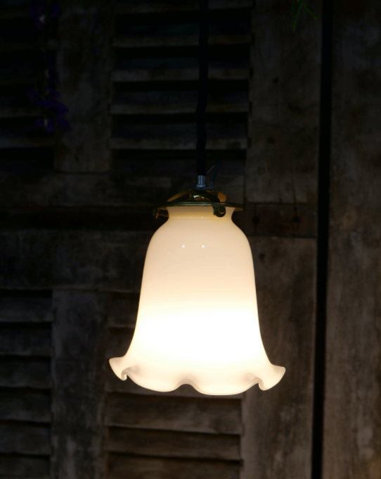 Lace opaline suspension