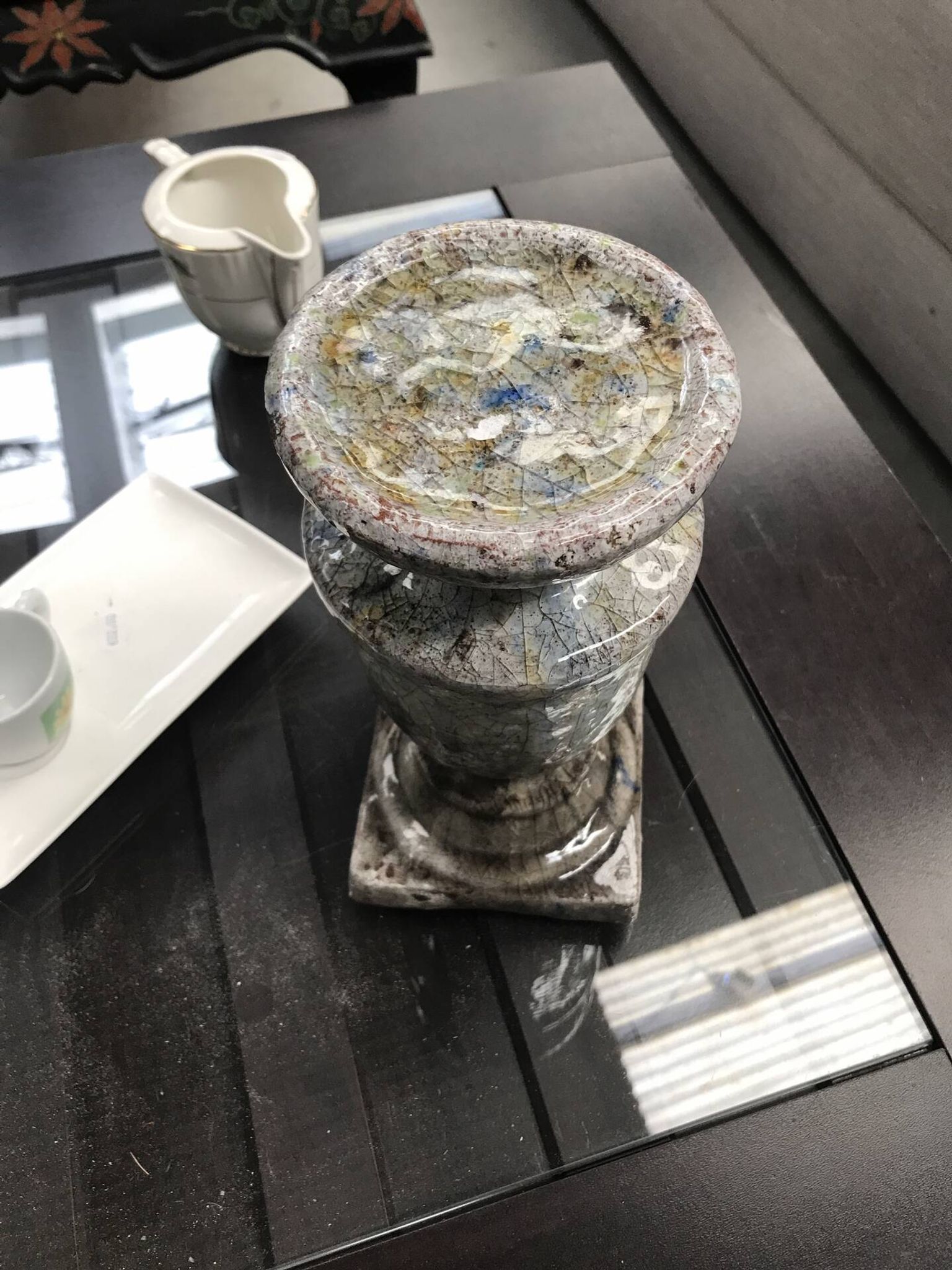 Porte bougie en céramique type « Raku », craquelé gris bleu
