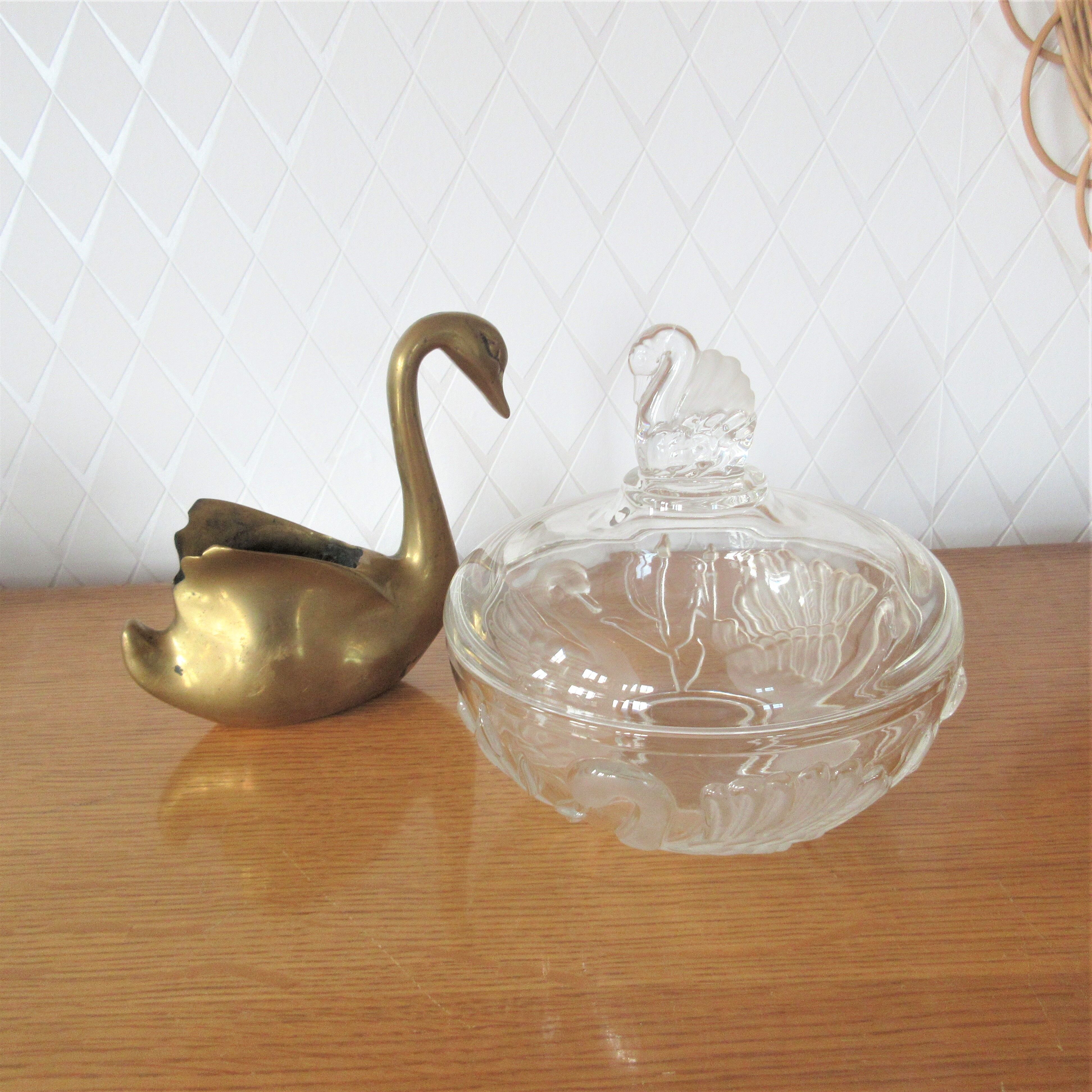 Vintage "swans" glass candy