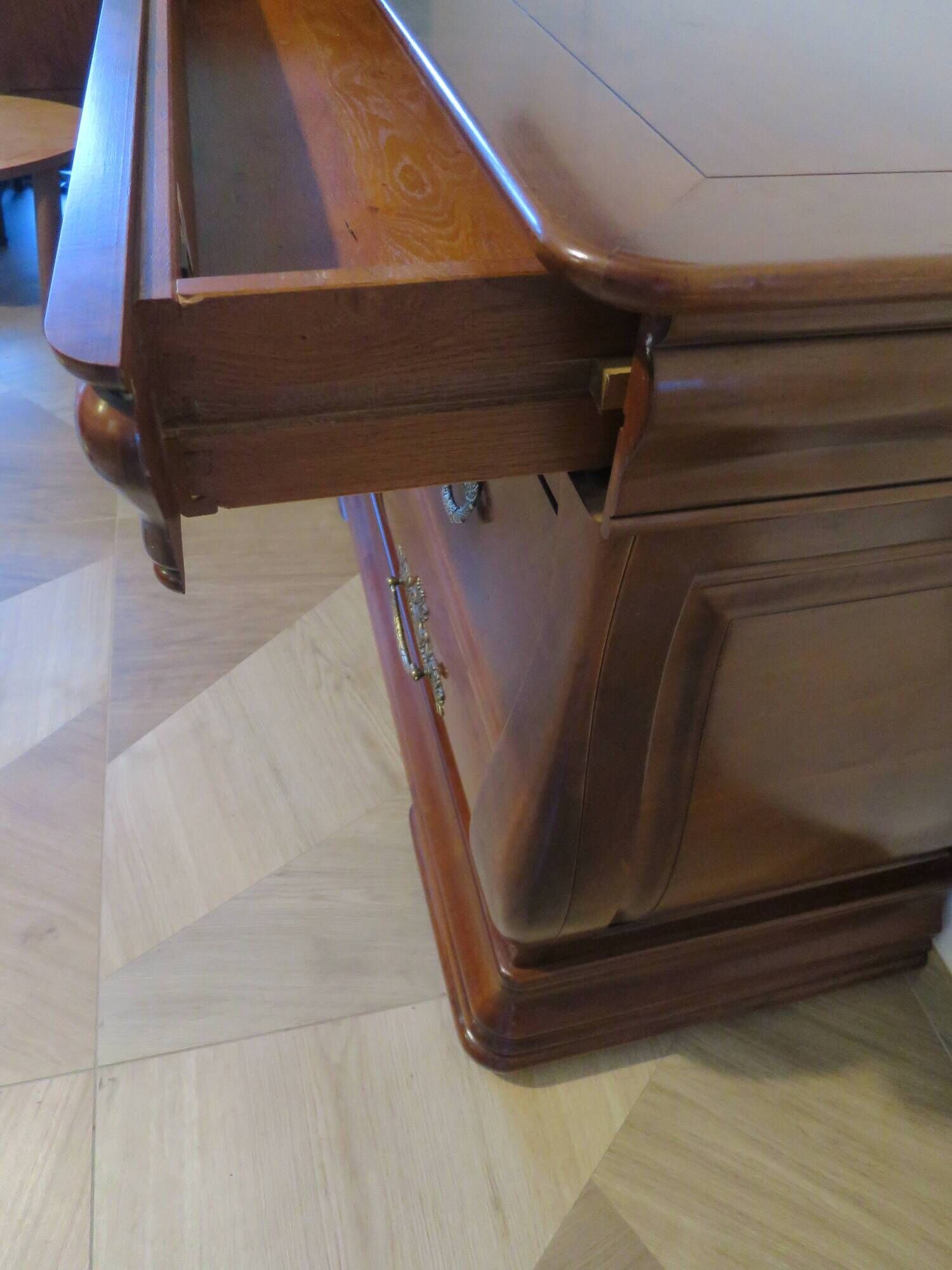Rare - Pretty English chest of drawers - 3 drawers - solid wood "tomb" chest of drawers - Sourisseau cabinetmaker
