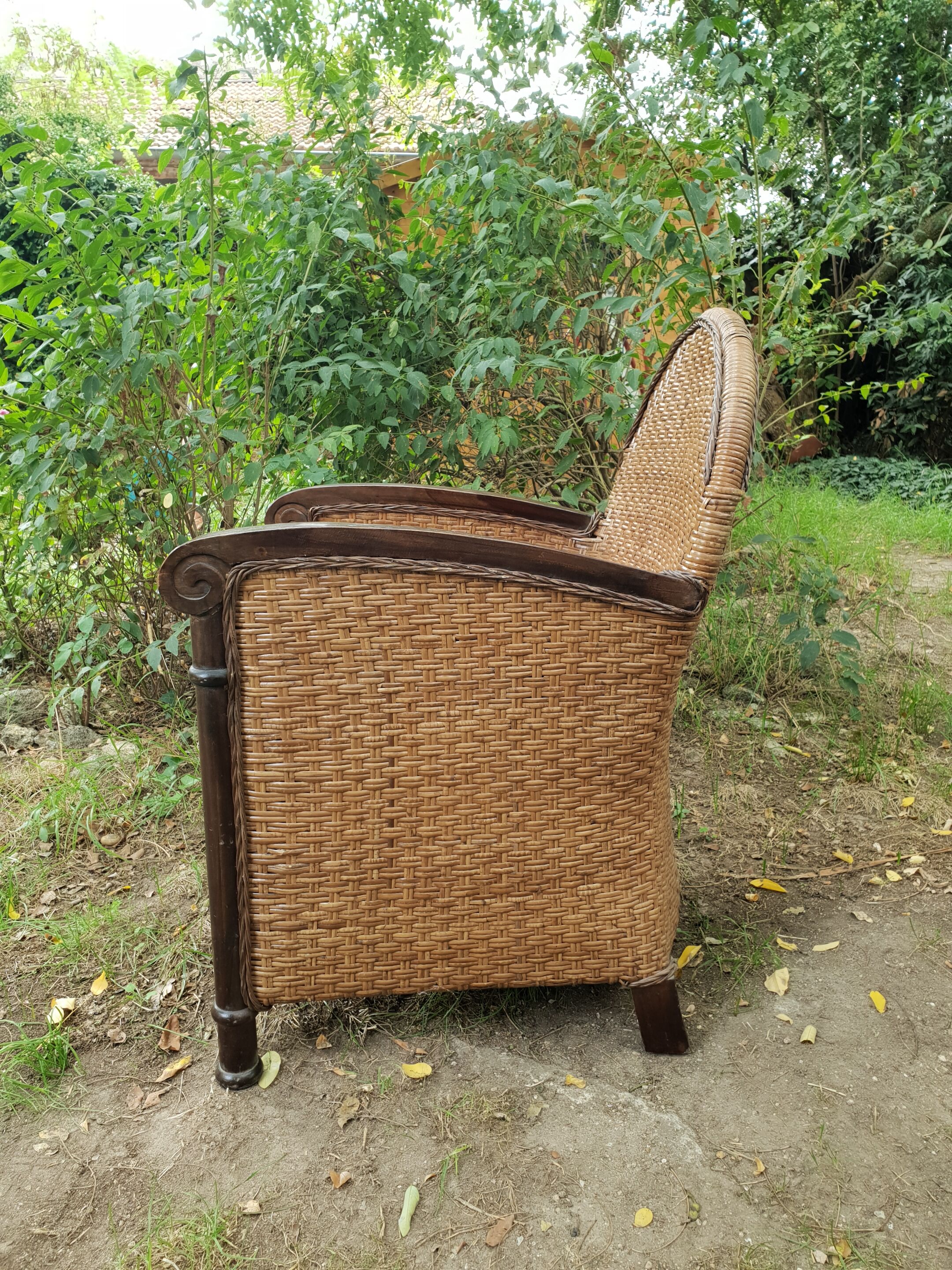 Paire de fauteuils en bois et rotin 1980