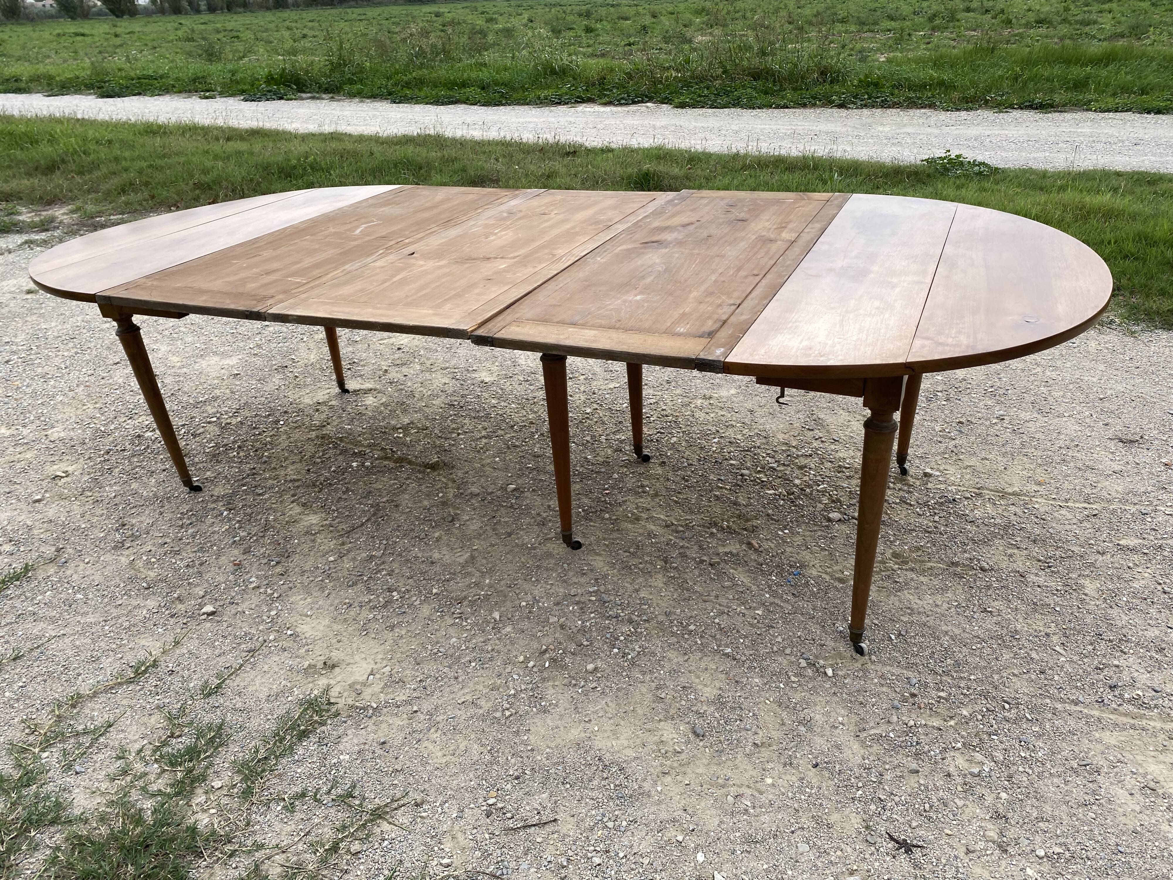 Table 6 legs Louis XVI