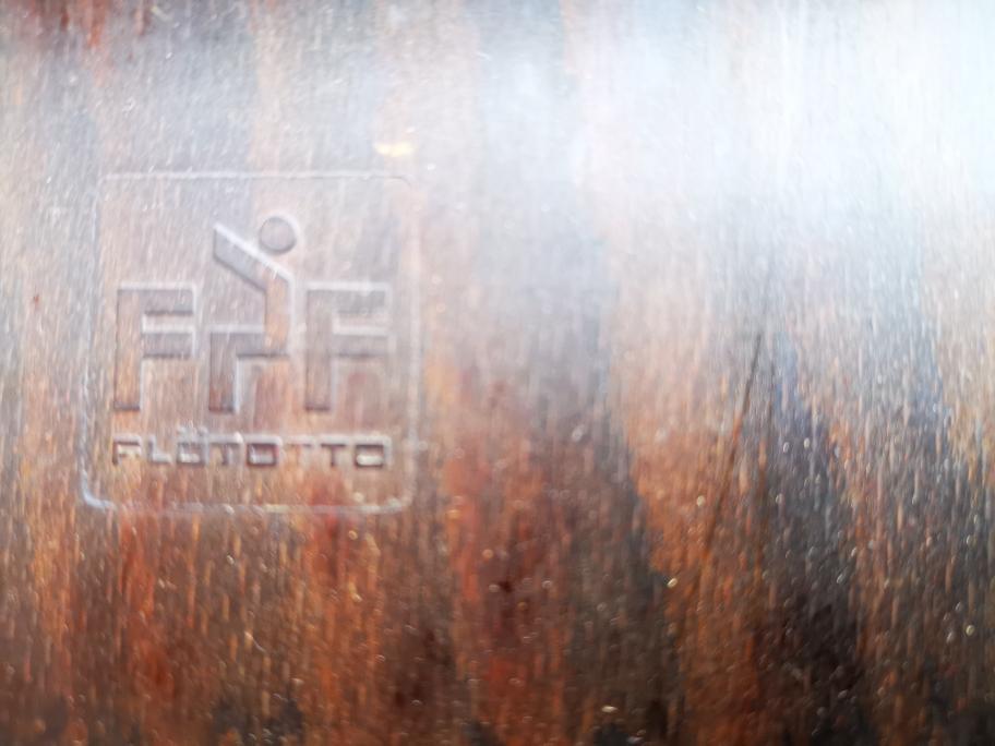 Pagwood Chair by Elmar Flototto