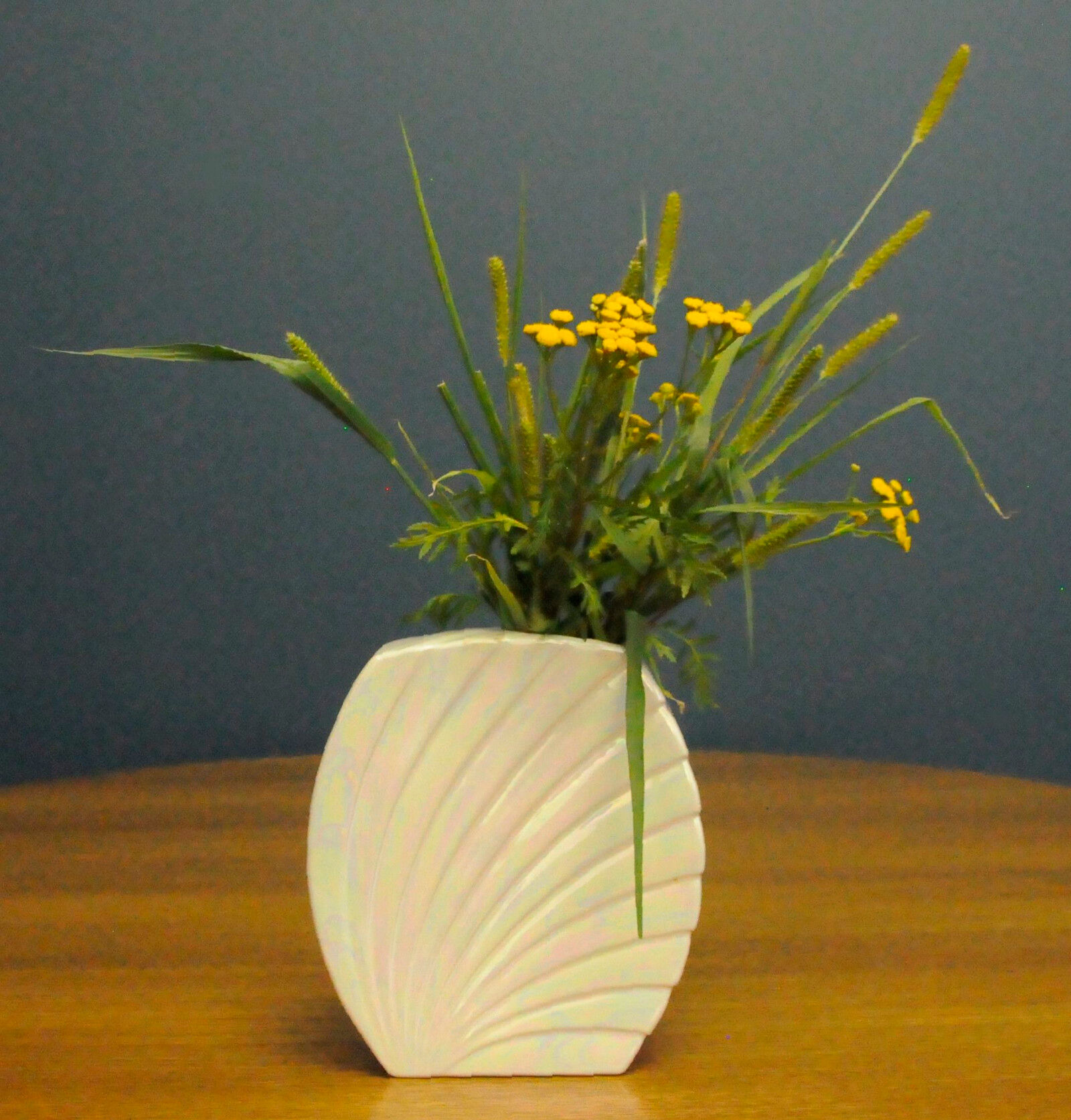 Geometric vase pearl