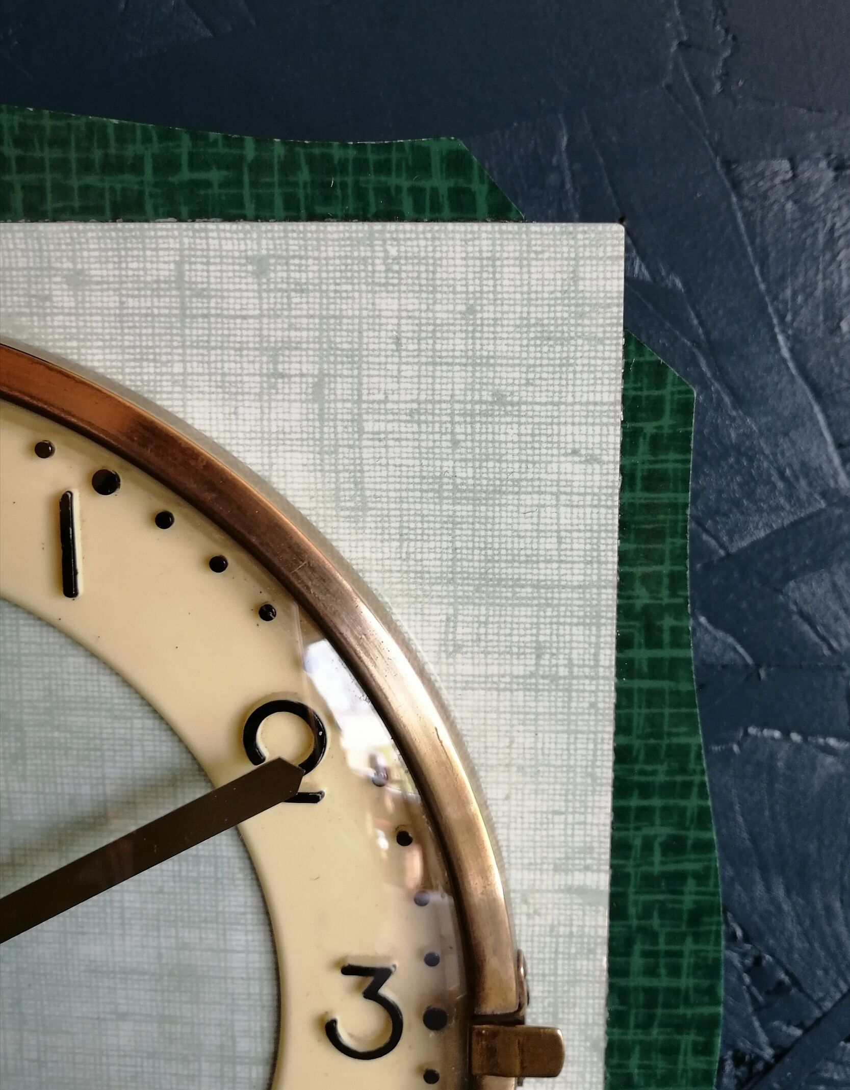 Clock formica vintage silent wall square "FFR golden green"