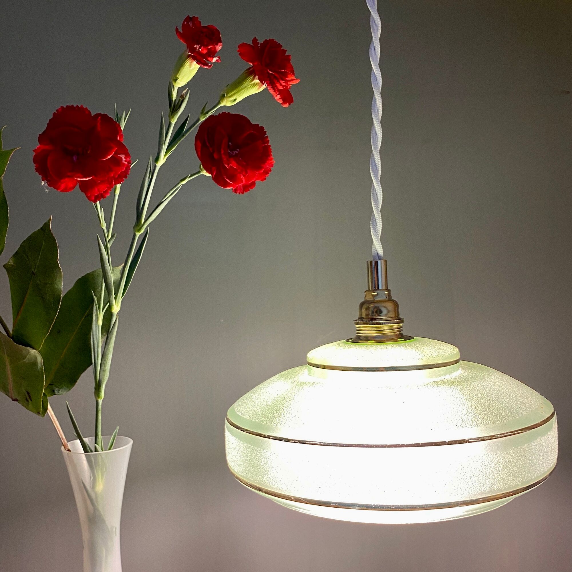 Vintage lampshade pendant lamp in green and gold granite glass