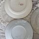 3 assiettes plates antiques dépareillées terre de fer rouge