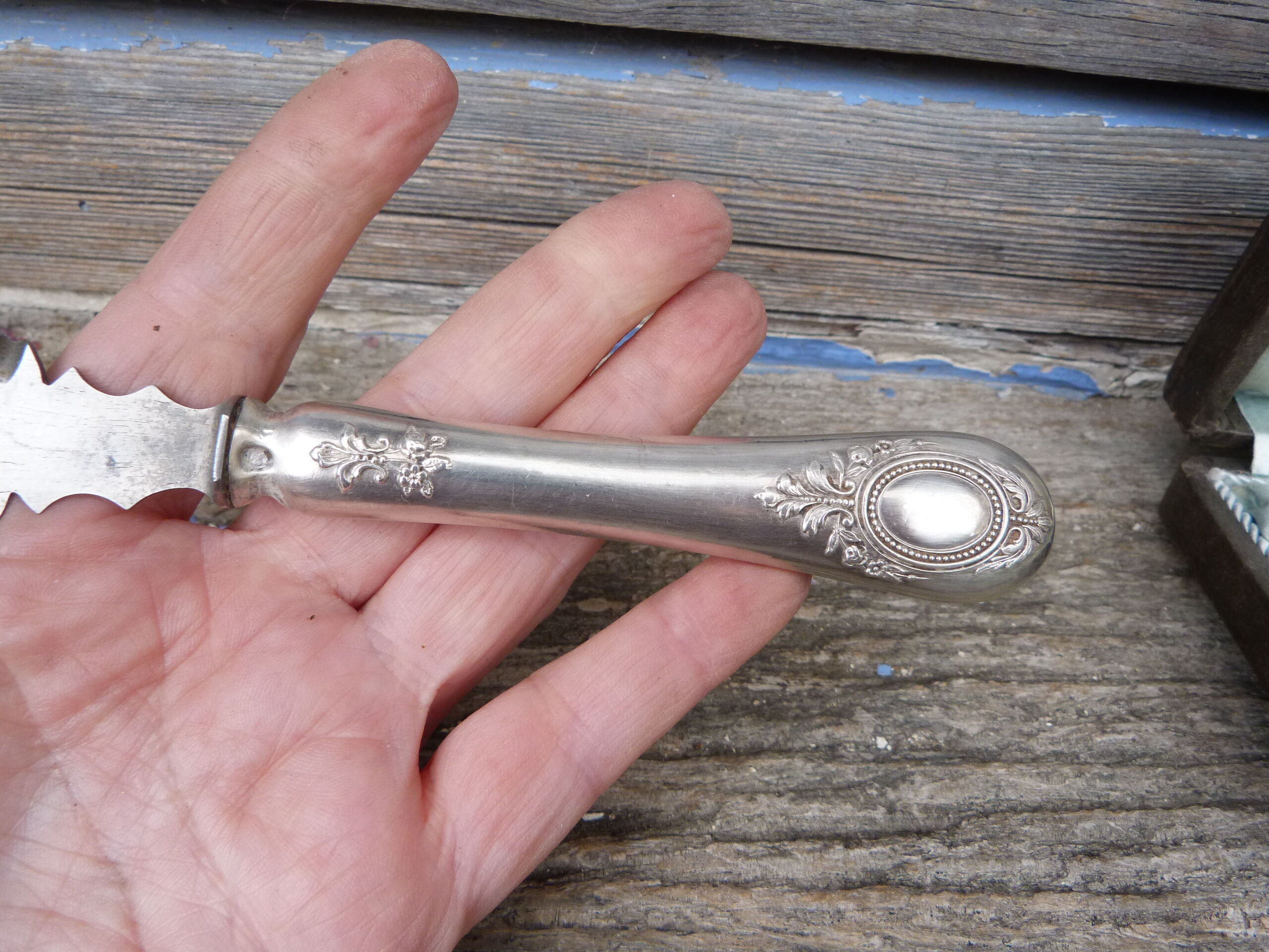 Set of 2 cheese knives and butter old silver hallmark Minerve