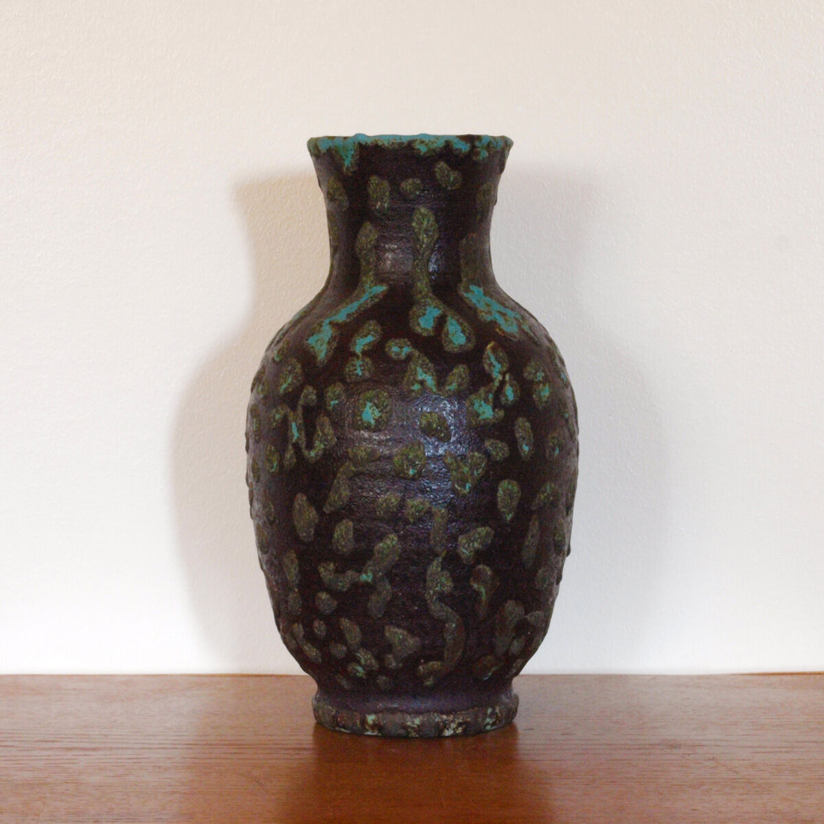 Large ceramic vase by Hubert guy, Potter in Accolay