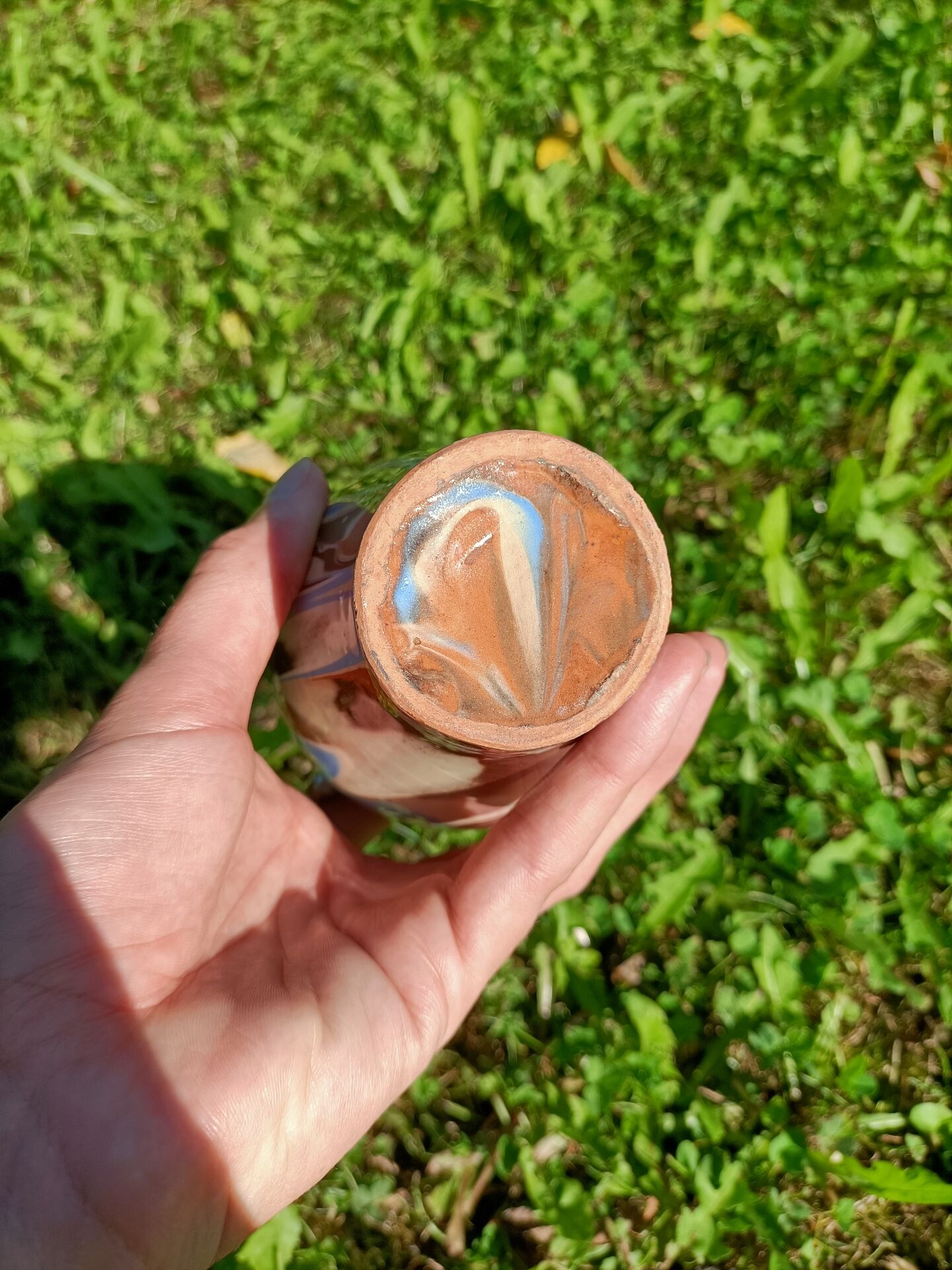 Ceramic vase with equestrian motif