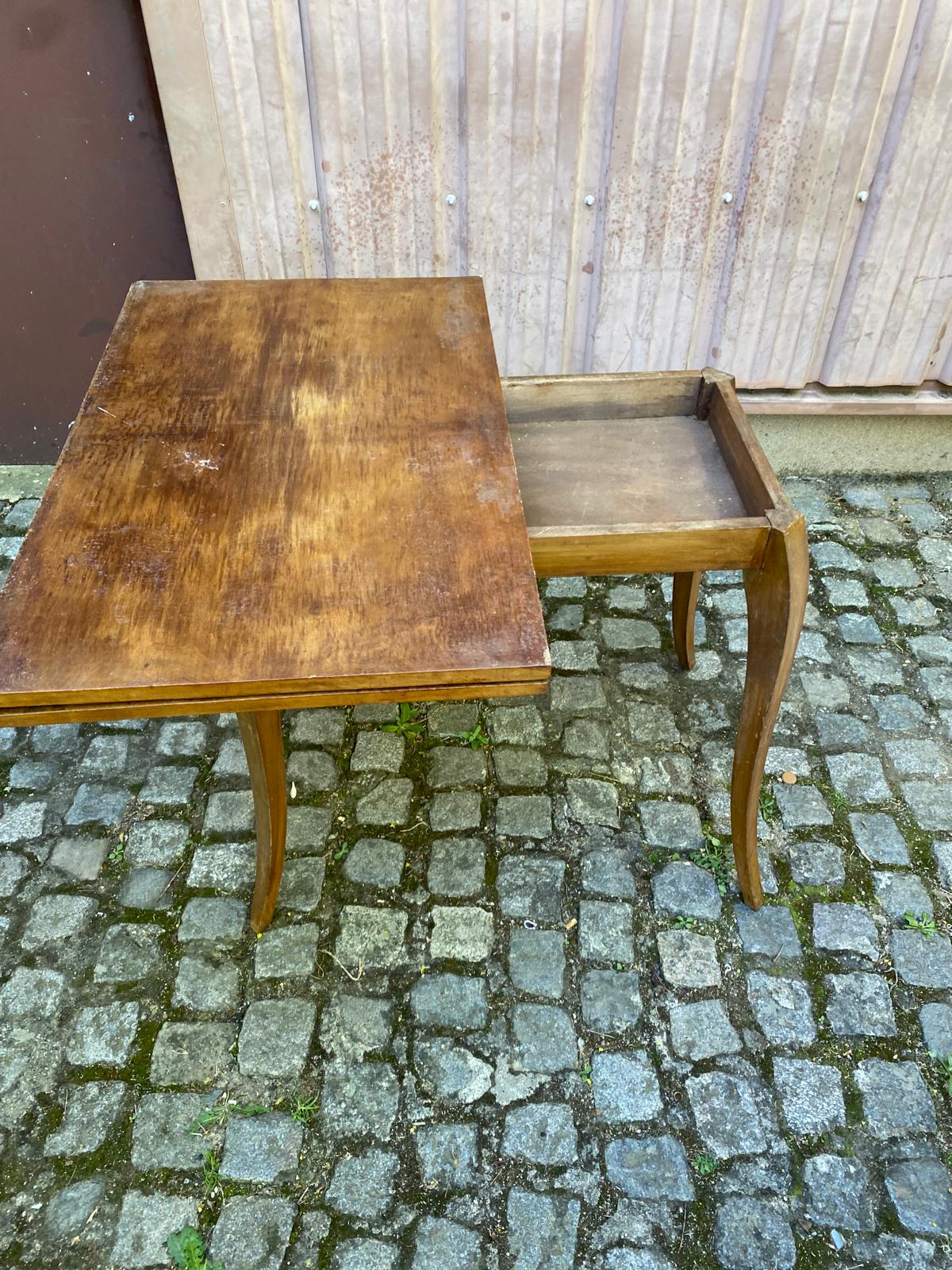 Vintage Louis XV extendable table with walnut storage from 1.